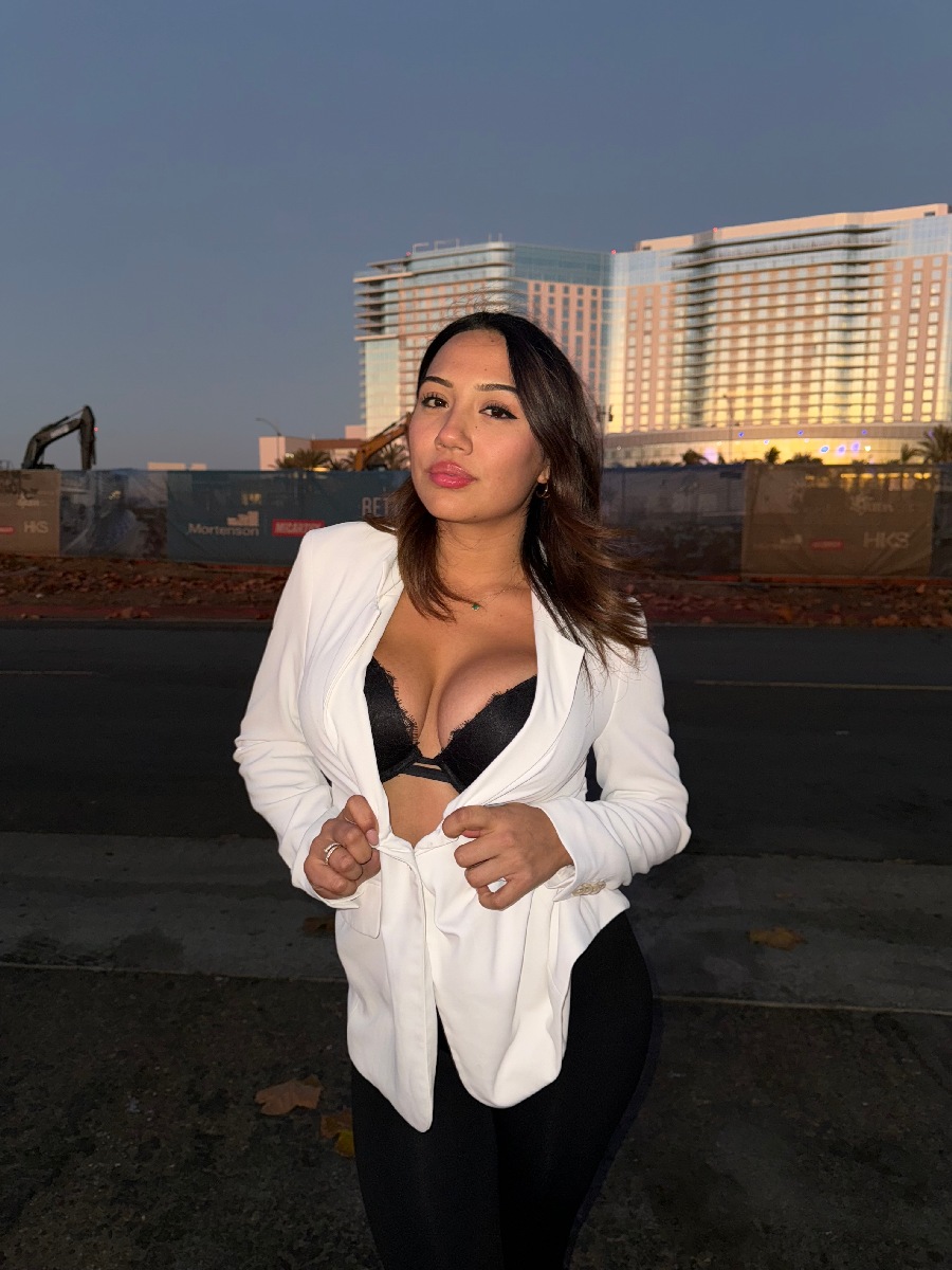 Take a pause and enjoy Ali Cruz — streaming from Jalandhar