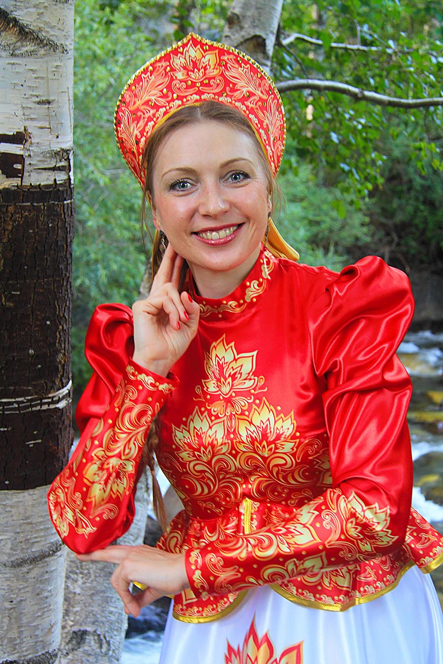 Women in Slavic costumes in Jalandhar