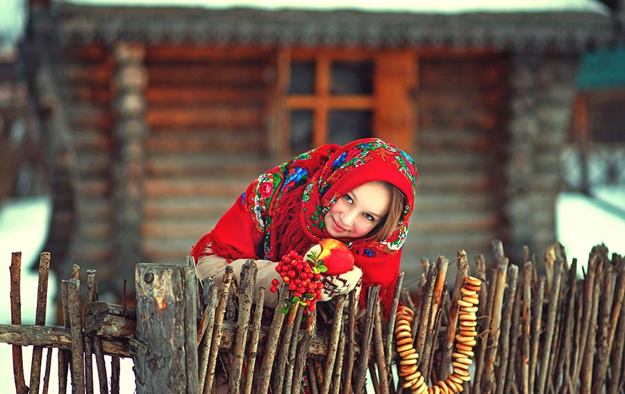 Sexy girl Women in Slavic costumes in Jalandhar