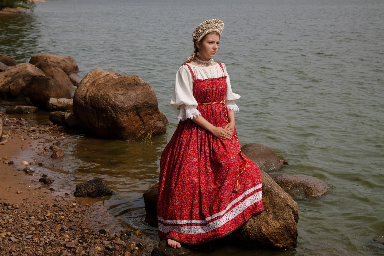 Women in Slavic costumes in Jalandhar