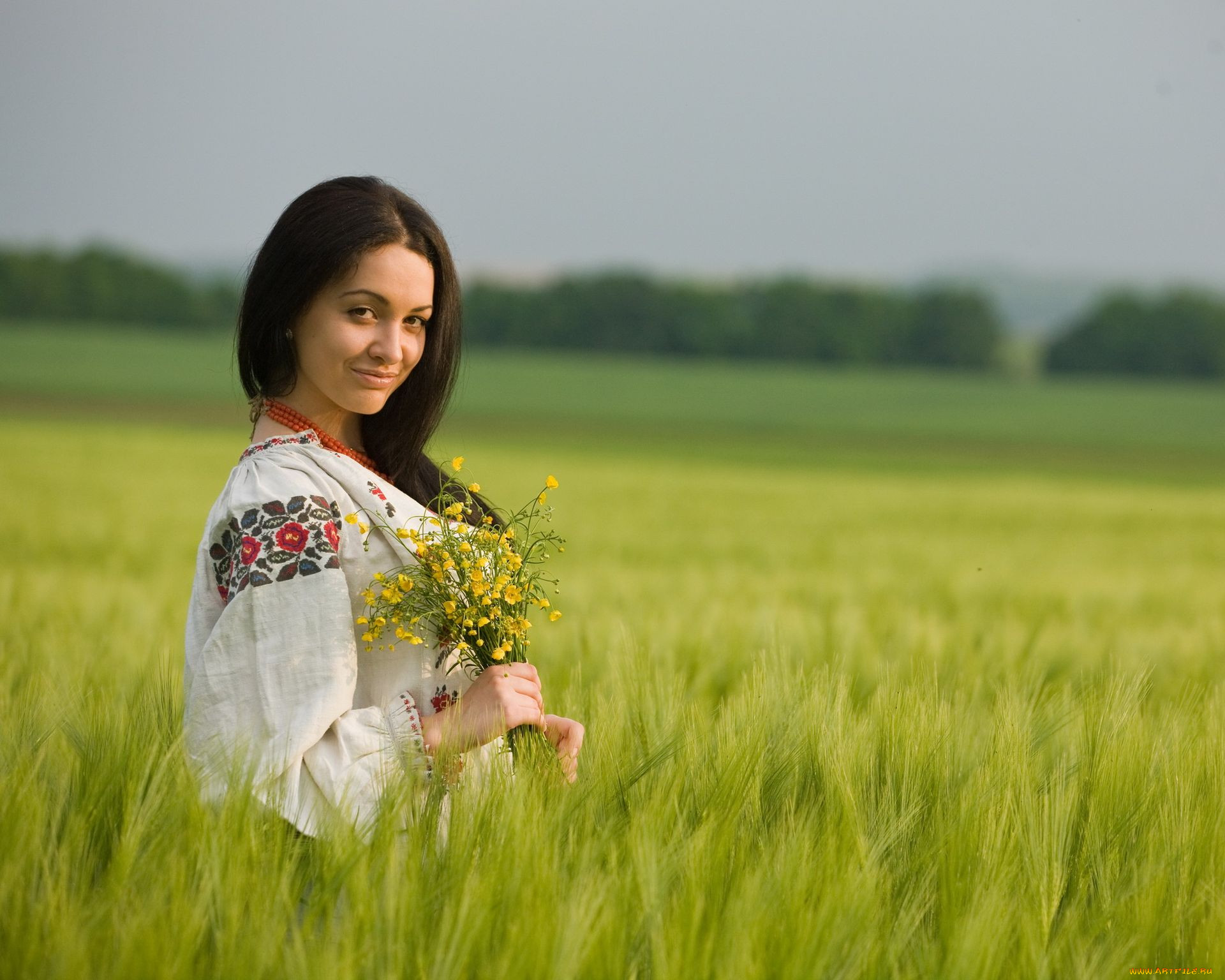 Women in Slavic costumes in Jalandhar