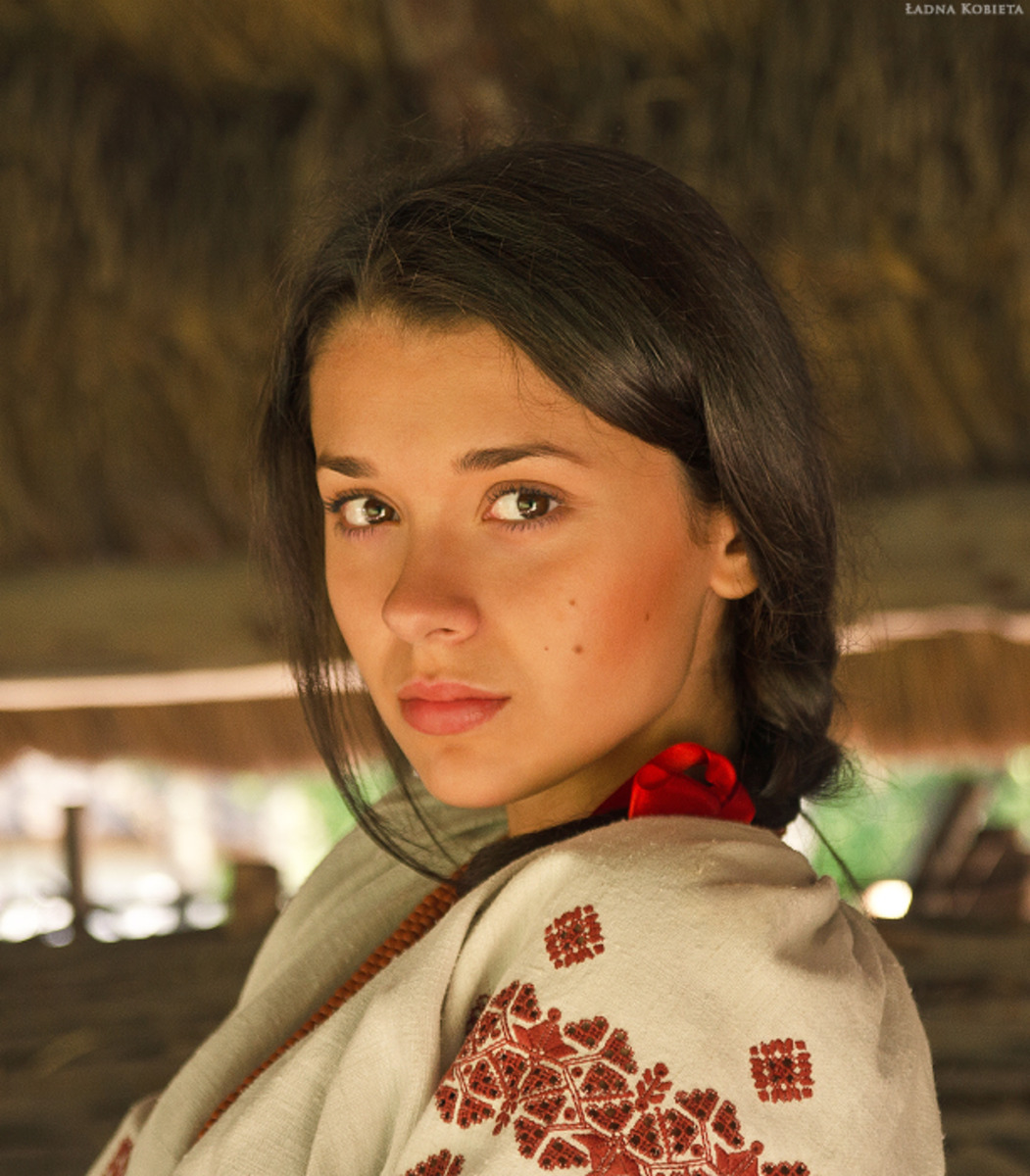 Girls in Slavic costumes in Jalandhar
