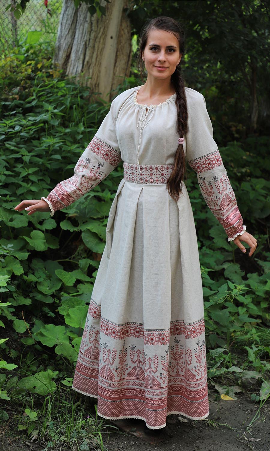 Girls in Slavic costumes in Jalandhar