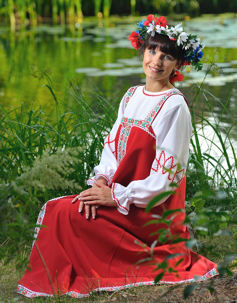 Beautiful girl Girls in Slavic costumes in Jalandhar