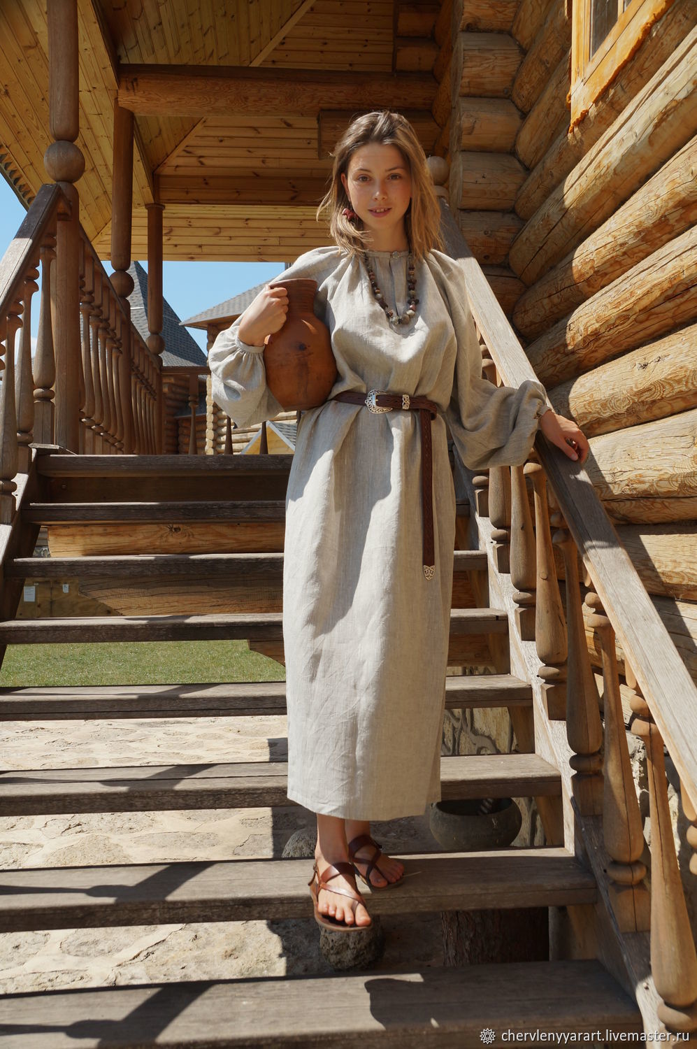 Girls in Slavic costumes in Jalandhar