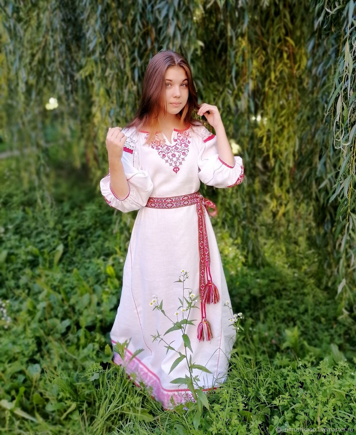 Girl Girls in Slavic costumes in Jalandhar